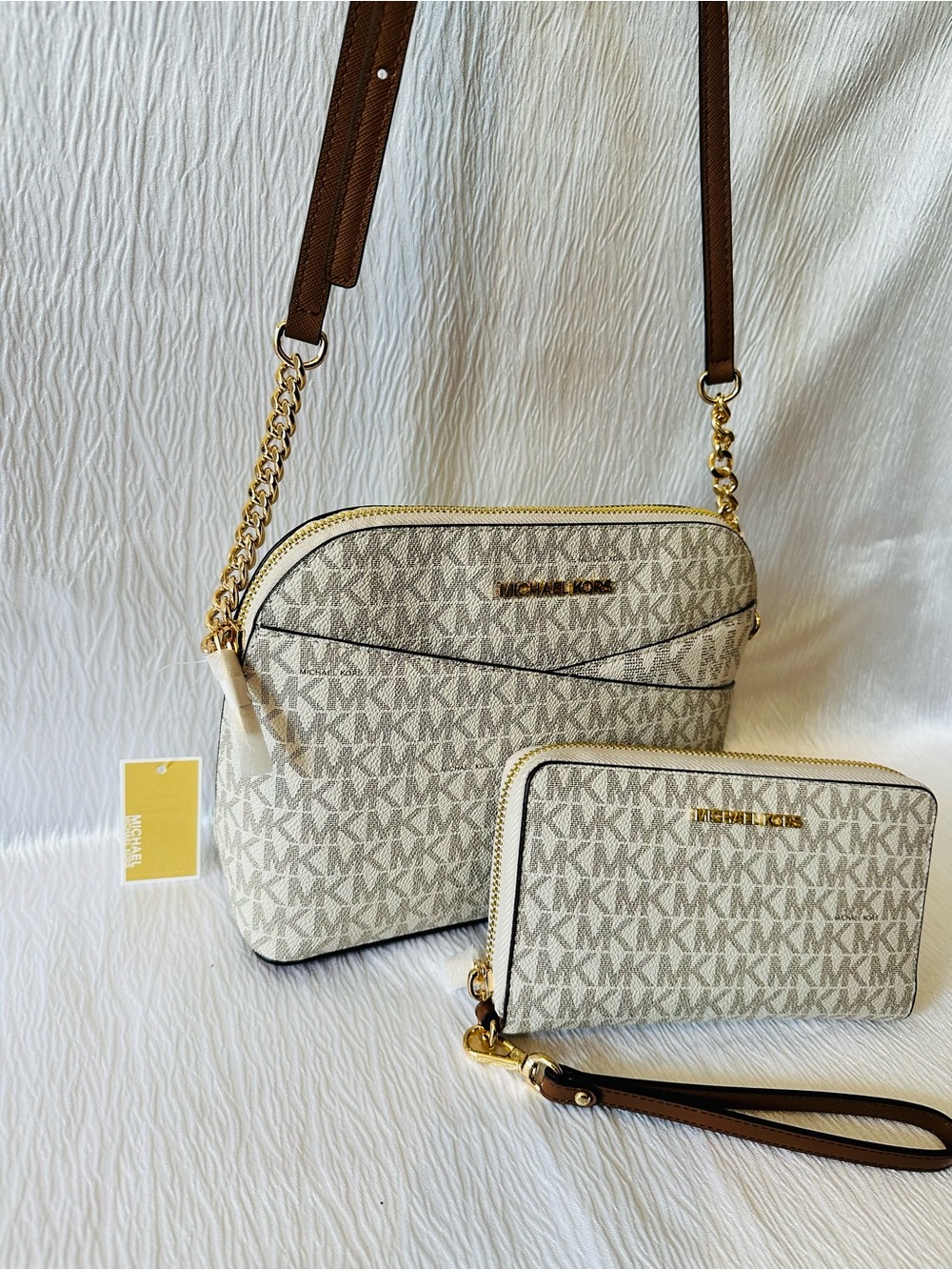 Michael Kors womens Croosbody bags and wallet set